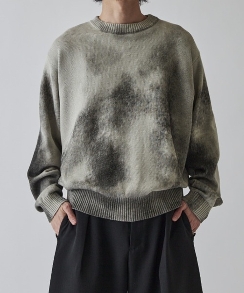 Lui's（ルイス）の「スプレープリントクルーネックニット（ニット/セーター・メンズ・オフホワイト/ブルー/ライトグレー/ライム・S/M）」の11枚目の写真