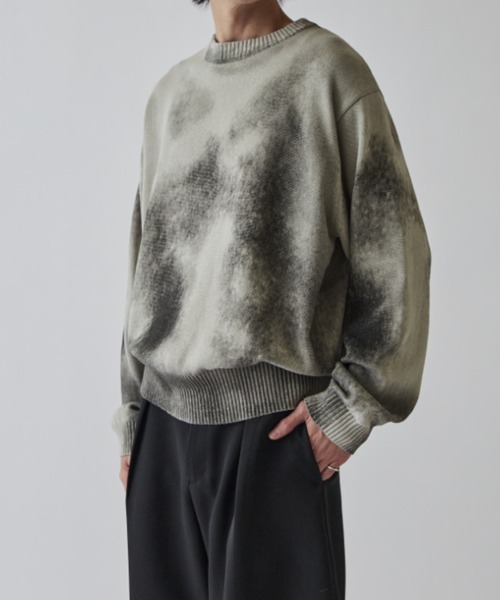 Lui's（ルイス）の「スプレープリントクルーネックニット（ニット/セーター・メンズ・オフホワイト/ブルー/ライトグレー/ライム・S/M）」の13枚目の写真