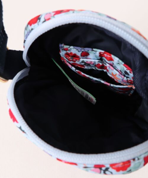 Cath Kidston(キャスキッドソン)の「フォンクロスボディ バッグFolding Star Ditsy(ショルダーバッグ・レディース・その他・FREE)」の4枚目の写真