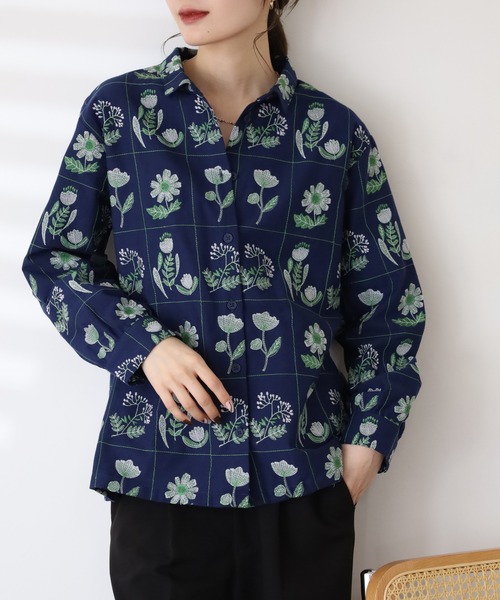 Emago(イマゴ)の「EMAGO お花とライン刺繍シャツ 長袖(シャツ/ブラウス・レディース・ネイビー/アイボリー・FREE)」の10枚目の写真