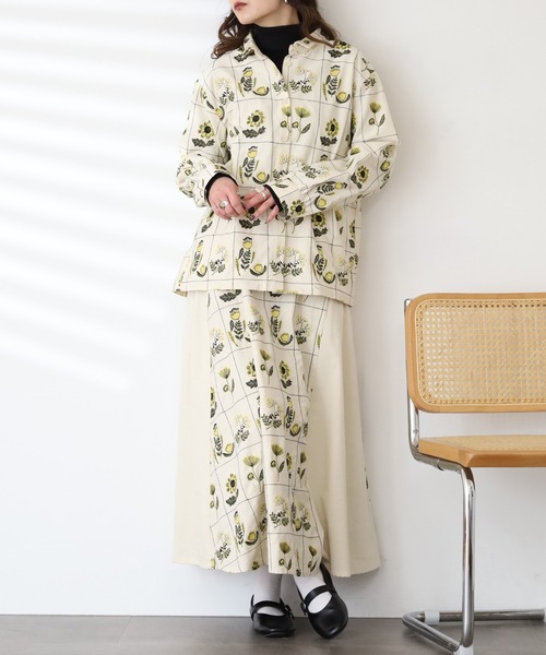 Emago(イマゴ)の「EMAGO お花とライン刺繍シャツ 長袖(シャツ/ブラウス・レディース・ネイビー/アイボリー・FREE)」の7枚目の写真