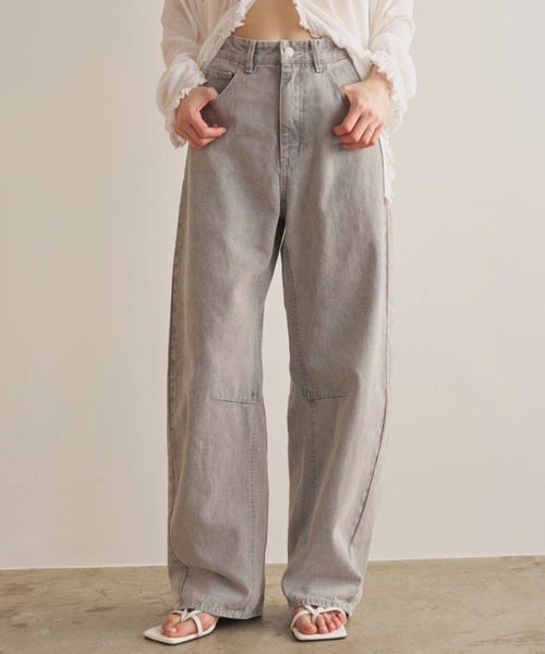 AIC.(エーアイシー)の「カーブダーツレッグカラーデニムパンツ(デニムパンツ・レディース・イエロー/グレー/ピンク・FREE)」の2枚目の写真