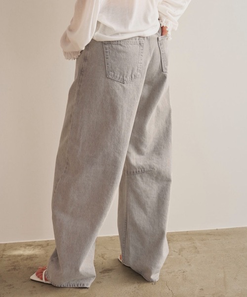 AIC.(エーアイシー)の「カーブダーツレッグカラーデニムパンツ(デニムパンツ・レディース・イエロー/グレー/ピンク・FREE)」の11枚目の写真