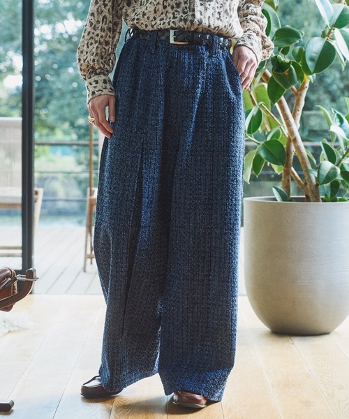 CASPER JOHN(キャスパージョン)の「Needle punch tuck eazy pants/ニードルパンチタックイージーパンツ(その他パンツ・メンズ・インディゴブルー/ブラック/アイボリー・MEDIUM/SMALL/X-SMALL/LARGE)」の3枚目の写真