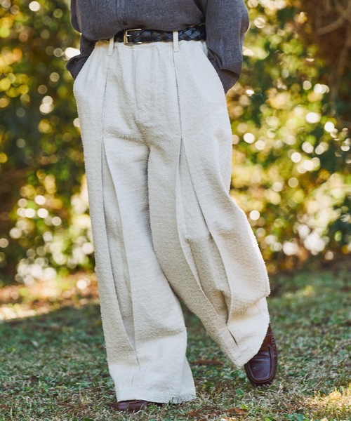 CASPER JOHN(キャスパージョン)の「Needle punch tuck eazy pants/ニードルパンチタックイージーパンツ(その他パンツ・メンズ・インディゴブルー/ブラック/アイボリー・MEDIUM/SMALL/X-SMALL/LARGE)」の8枚目の写真