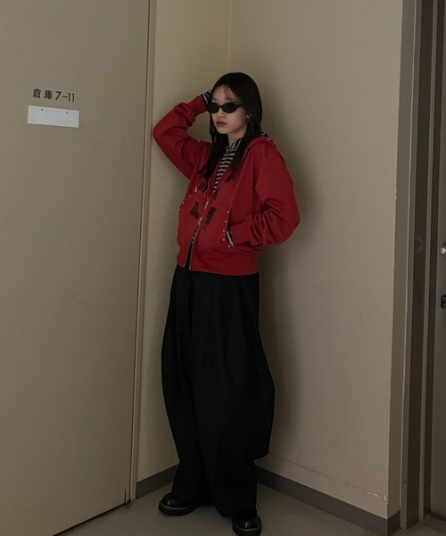 JEANASIS(ジーナシス)の「【25quee】スタッズプリントフーディ/636182(パーカー・レディース・レッド/チャコールグレー/グレー系その他/ブルー系その他・FREE)」の22枚目の写真