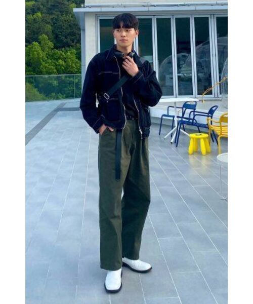 DECET(デケト)の「Dawn 2Pleats Wide Pants DCPT007Khaki(デニムパンツ・レディース・その他・34/32/30/26/28)」の16枚目の写真