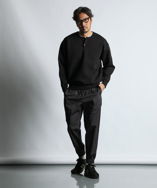 The DUFFER of ST.GEORGE（ザダファーオブセントジョージ）の「WASHABLE HENLEY NECK KNIT：自宅で洗える ウォッシャブル ヘンリーネックニット（ニット/セーター・メンズ・ライトグレー/アッシュグレー/ブラック・MEDIUM/LARGE/X-LARGE）」の18枚目の写真