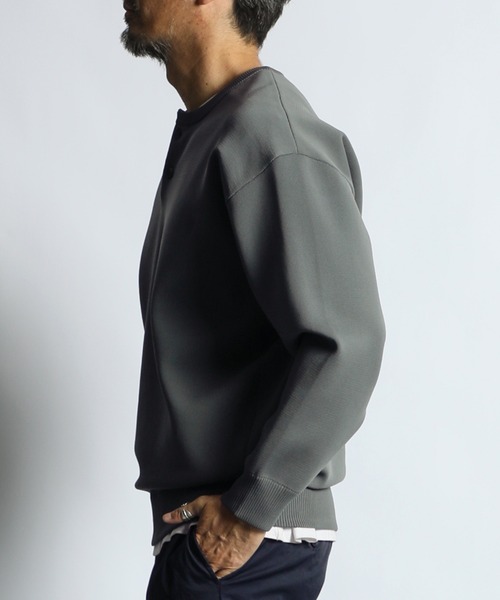 The DUFFER of ST.GEORGE（ザダファーオブセントジョージ）の「WASHABLE HENLEY NECK KNIT：自宅で洗える ウォッシャブル ヘンリーネックニット（ニット/セーター・メンズ・ライトグレー/アッシュグレー/ブラック・MEDIUM/LARGE/X-LARGE）」の14枚目の写真