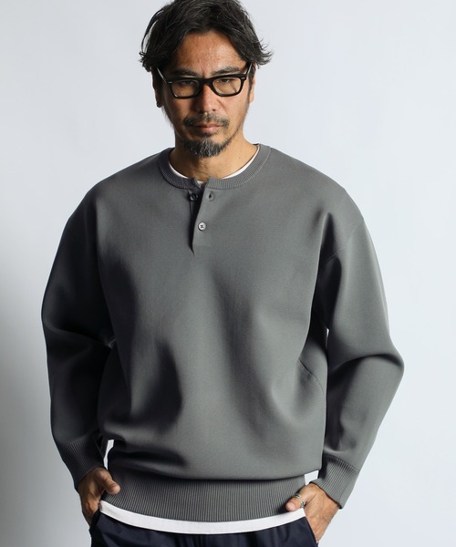 The DUFFER of ST.GEORGE（ザダファーオブセントジョージ）の「WASHABLE HENLEY NECK KNIT：自宅で洗える ウォッシャブル ヘンリーネックニット（ニット/セーター・メンズ・ライトグレー/アッシュグレー/ブラック・MEDIUM/LARGE/X-LARGE）」の12枚目の写真