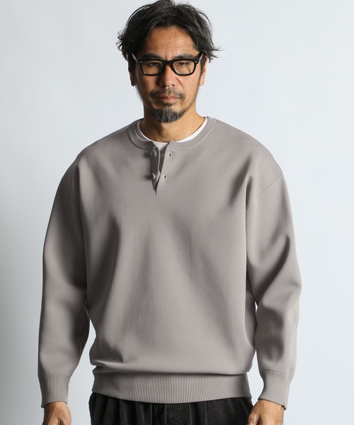 The DUFFER of ST.GEORGE（ザダファーオブセントジョージ）の「WASHABLE HENLEY NECK KNIT：自宅で洗える ウォッシャブル ヘンリーネックニット（ニット/セーター・メンズ・ライトグレー/アッシュグレー/ブラック・MEDIUM/LARGE/X-LARGE）」の19枚目の写真