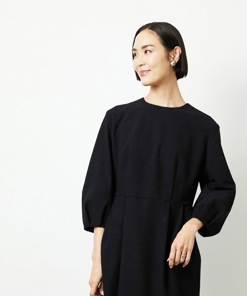 MICHEL KLEIN（ミッシェル・クラン）の「［オケージョン/セレモニー］スリーブコンシャスワンピース（ワンピース・レディース・ネイビー/ブラック・38）」の2枚目の写真