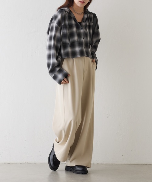 COLONY 2139(コロニートゥーワンスリーナイン)の「チェックフードショートシャツ(シャツ/ブラウス・レディース・オフホワイト/グリーン/ブラック・FREE)」の21枚目の写真