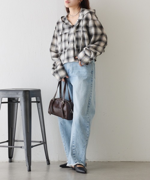 COLONY 2139(コロニートゥーワンスリーナイン)の「チェックフードショートシャツ(シャツ/ブラウス・レディース・オフホワイト/グリーン/ブラック・FREE)」の18枚目の写真