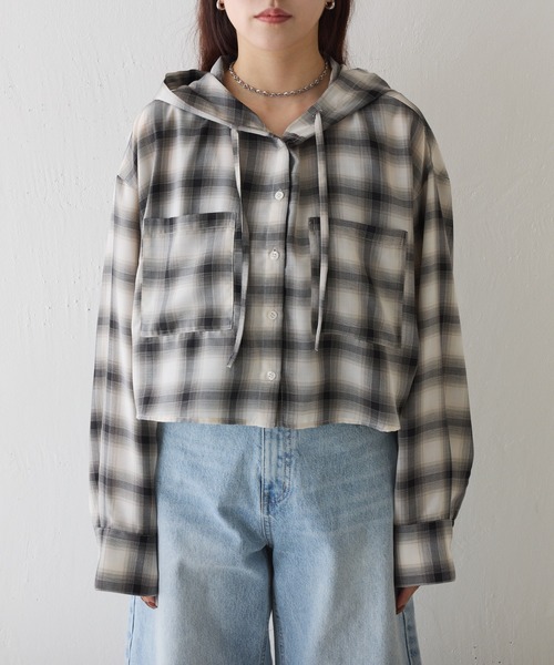 COLONY 2139(コロニートゥーワンスリーナイン)の「チェックフードショートシャツ(シャツ/ブラウス・レディース・オフホワイト/グリーン/ブラック・FREE)」の8枚目の写真