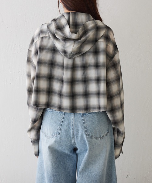 COLONY 2139(コロニートゥーワンスリーナイン)の「チェックフードショートシャツ(シャツ/ブラウス・レディース・オフホワイト/グリーン/ブラック・FREE)」の10枚目の写真
