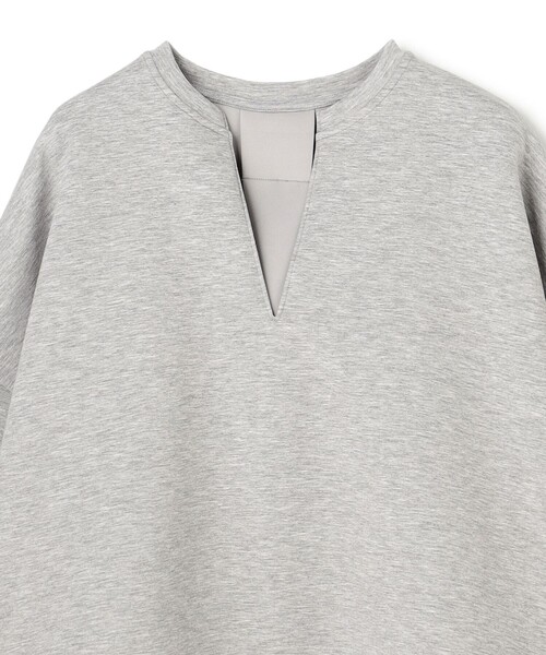 UNFILO(アンフィーロ)の「BEAUTY FORM JERSEY キーネック トップス(スウェット・レディース・ネイビー系/ベージュ系/ライトグレー系・SMALL/MEDIUM)」の7枚目の写真