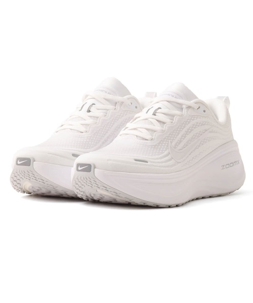NIKE(ナイキ)の「NIKE VOMERO PLUS / ナイキ ズーム ボメロ プラス 【SP】(スニーカー・メンズ・ホワイト・25.5cm/30.0cm)」の1枚目の写真