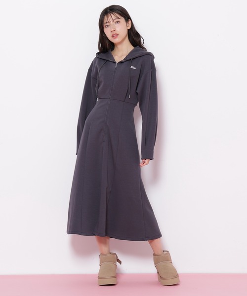 JILL by JILL STUART（ジルバイジルスチュアート）の「【WEB限定再入荷】ダイバーフーディーロングワンピース（ワンピース・レディース・ベージュ/グレー/ピンク・FREE）」の5枚目の写真