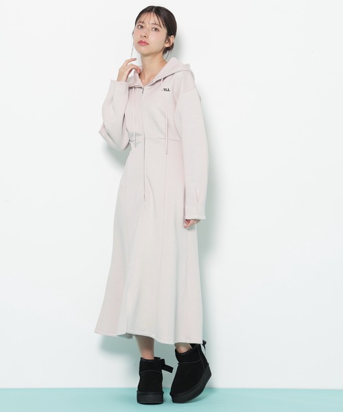 JILL by JILL STUART（ジルバイジルスチュアート）の「【WEB限定再入荷】ダイバーフーディーロングワンピース（ワンピース・レディース・ベージュ/グレー/ピンク・FREE）」の20枚目の写真