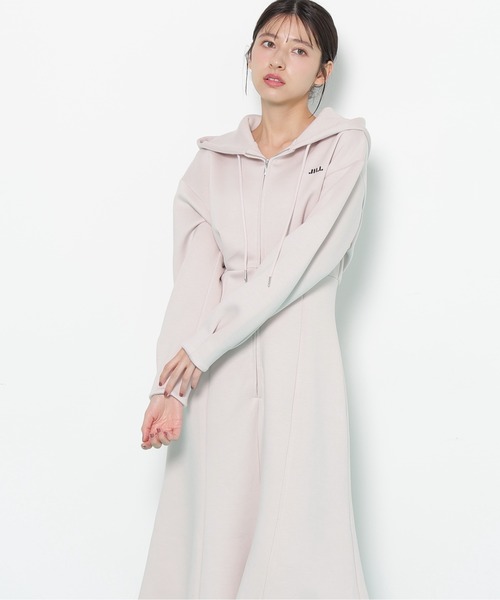 JILL by JILL STUART（ジルバイジルスチュアート）の「【WEB限定再入荷】ダイバーフーディーロングワンピース（ワンピース・レディース・ベージュ/グレー/ピンク・FREE）」の22枚目の写真