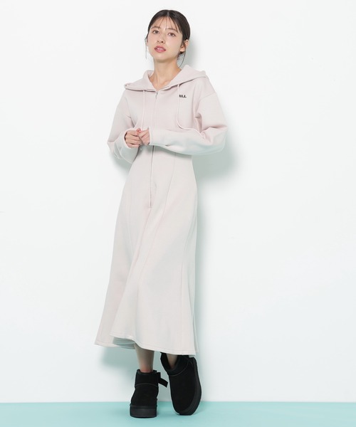 JILL by JILL STUART（ジルバイジルスチュアート）の「【WEB限定再入荷】ダイバーフーディーロングワンピース（ワンピース・レディース・ベージュ/グレー/ピンク・FREE）」の21枚目の写真