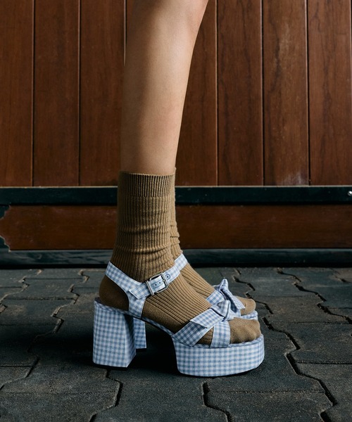 CHARLES & KEITH（チャールズ & キース）の「Anika アニカ ノットボウプラットフォームサンダル（サンダル・レディース・オフホワイト/ライトブルー/ブラック系その他2・25cm/24.5cm/23.5cm/23cm/22cm/25.5cm/22.5cm）」の3枚目の写真