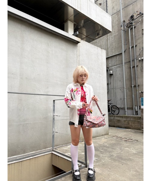 Desigual(デシグアル)の「フラワースプラッシュプリーツ長袖シャツ(シャツ/ブラウス・レディース・ホワイト・S/M/XS/XL/L)」の10枚目の写真