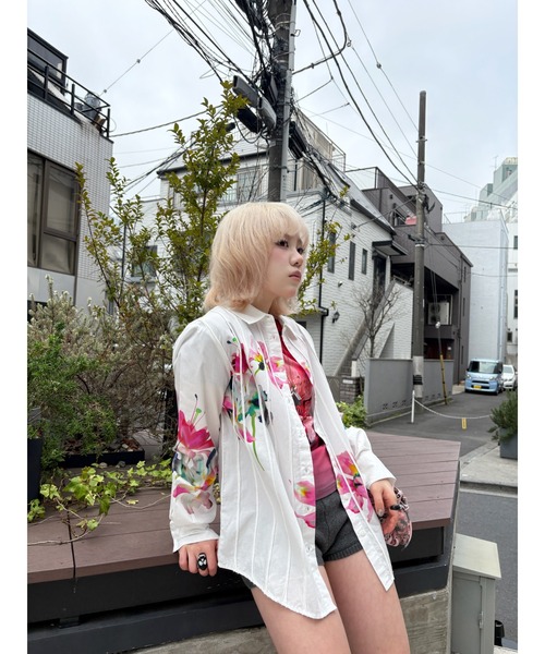 Desigual(デシグアル)の「フラワースプラッシュプリーツ長袖シャツ(シャツ/ブラウス・レディース・ホワイト・S/M/XS/XL/L)」の14枚目の写真