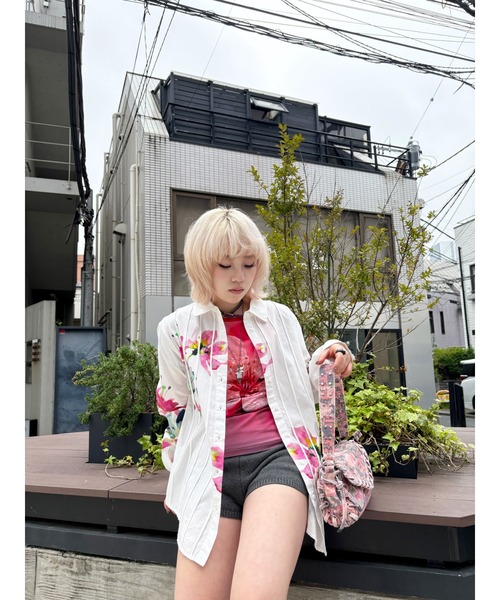 Desigual(デシグアル)の「フラワースプラッシュプリーツ長袖シャツ(シャツ/ブラウス・レディース・ホワイト・S/M/XS/XL/L)」の13枚目の写真