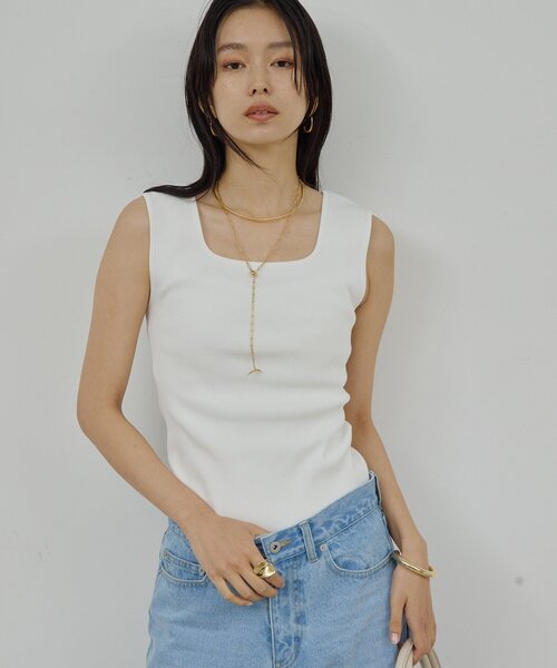 GALLARDAGALANTE(ガリャルダガランテ)の「スクエアネックタンク(ニット/セーター・レディース・ホワイト/ブラック/オレンジ・FREE)」の2枚目の写真