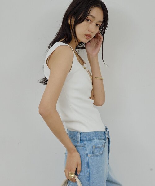 GALLARDAGALANTE(ガリャルダガランテ)の「スクエアネックタンク(ニット/セーター・レディース・ホワイト/ブラック/オレンジ・FREE)」の5枚目の写真