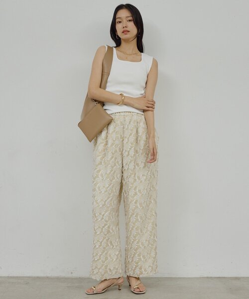 GALLARDAGALANTE(ガリャルダガランテ)の「スクエアネックタンク(ニット/セーター・レディース・ホワイト/ブラック/オレンジ・FREE)」の8枚目の写真