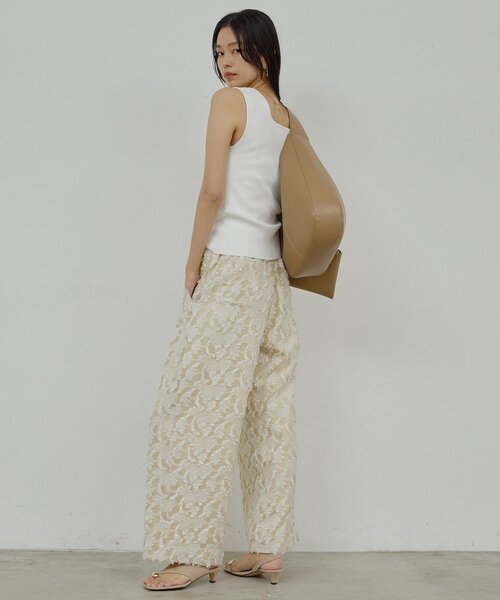 GALLARDAGALANTE(ガリャルダガランテ)の「スクエアネックタンク(ニット/セーター・レディース・ホワイト/ブラック/オレンジ・FREE)」の9枚目の写真