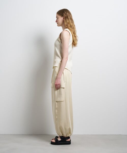 LANVIN en Bleu(ランバンオンブルー)の「テレコタンクトップ(Tシャツ/カットソー・レディース・ブラック/グレー/オフホワイト/ブラウン・38)」の13枚目の写真