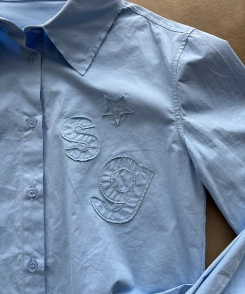 SHAGGIE(シャギー)の「チキンボーンカットオフシャツ(シャツ/ブラウス・レディース・ホワイト/イエロー/ブルー・FREE)」の4枚目の写真