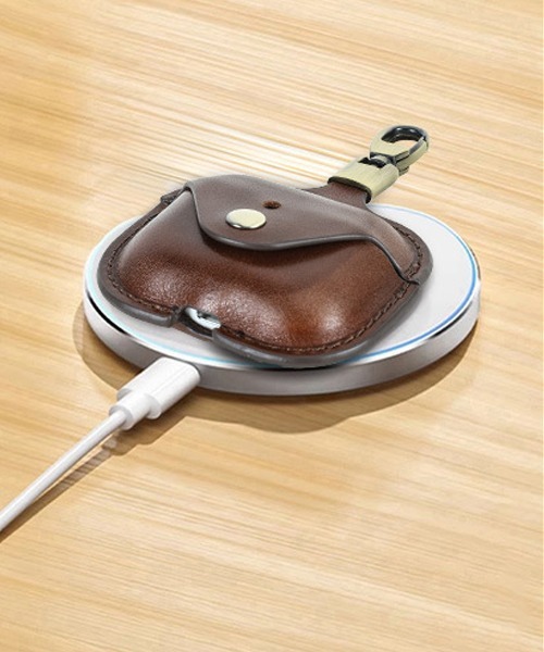 Fun & Daily（ファンアンドデイリー）の「Cow Leather Air Pods Pro 3 Case / エアポッズプロ３（ヘッドフォン/イヤホン・メンズ・ブラウン/ブラック・FREE）」の9枚目の写真