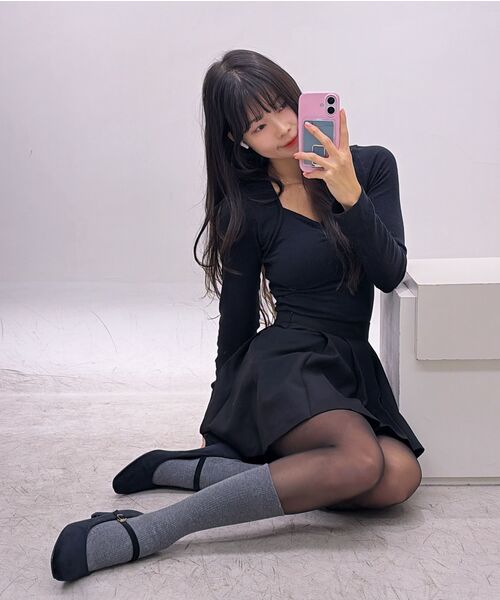 CUSTOMADE WOMAN(カスタメイドウーマン)の「ブリーズ メリージェーン ベルベットパンプス 5cm (CW0101BK)(パンプス・レディース・ブラック・25.5cm/25cm/24.5cm/24cm/23.5cm/23cm/22.5cm)」の4枚目の写真