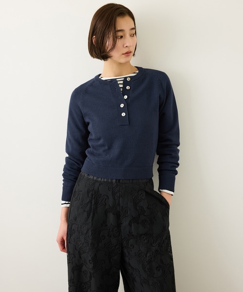 ROPE'(ロペ)の「ヘンリーネックラグランスリーブニットプルオーバー/イージーケア(ニット/セーター・レディース・ホワイト/レッド/ネイビー・FREE)」の11枚目の写真