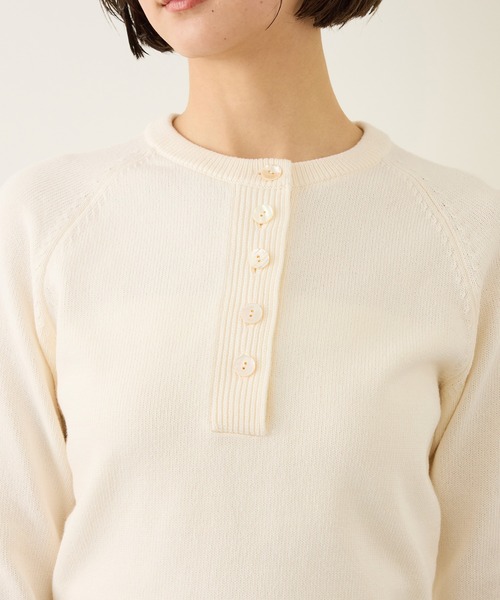 ROPE'(ロペ)の「ヘンリーネックラグランスリーブニットプルオーバー/イージーケア(ニット/セーター・レディース・ホワイト/レッド/ネイビー・FREE)」の17枚目の写真