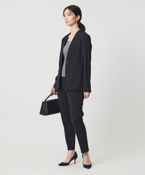 UNITED ARROWS(ユナイテッドアローズ)の「FEEL CLEAN Vノーカラー ジャケット ‐防しわ ストレッチ UVカット‐(テーラードジャケット・レディース・ネイビー/ブラック・38/36/34/40)」の5枚目の写真