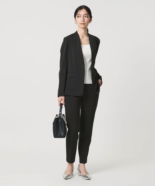 UNITED ARROWS(ユナイテッドアローズ)の「FEEL CLEAN Vノーカラー ジャケット ‐防しわ ストレッチ UVカット‐(テーラードジャケット・レディース・ネイビー/ブラック・38/36/34/40)」の7枚目の写真