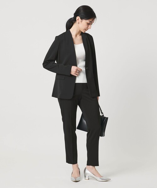 UNITED ARROWS(ユナイテッドアローズ)の「FEEL CLEAN Vノーカラー ジャケット ‐防しわ ストレッチ UVカット‐(テーラードジャケット・レディース・ネイビー/ブラック・38/36/34/40)」の8枚目の写真