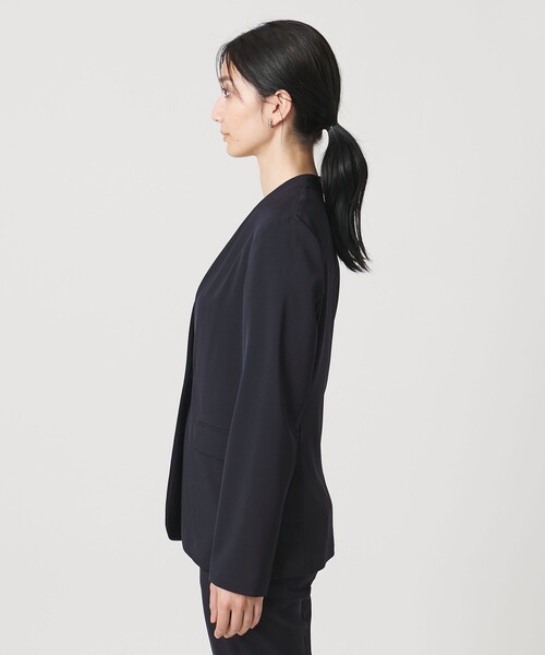 UNITED ARROWS(ユナイテッドアローズ)の「FEEL CLEAN Vノーカラー ジャケット ‐防しわ ストレッチ UVカット‐(テーラードジャケット・レディース・ネイビー/ブラック・38/36/34/40)」の10枚目の写真