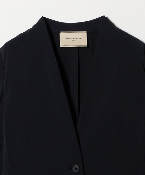 UNITED ARROWS(ユナイテッドアローズ)の「FEEL CLEAN Vノーカラー ジャケット ‐防しわ ストレッチ UVカット‐(テーラードジャケット・レディース・ネイビー/ブラック・38/36/34/40)」の14枚目の写真