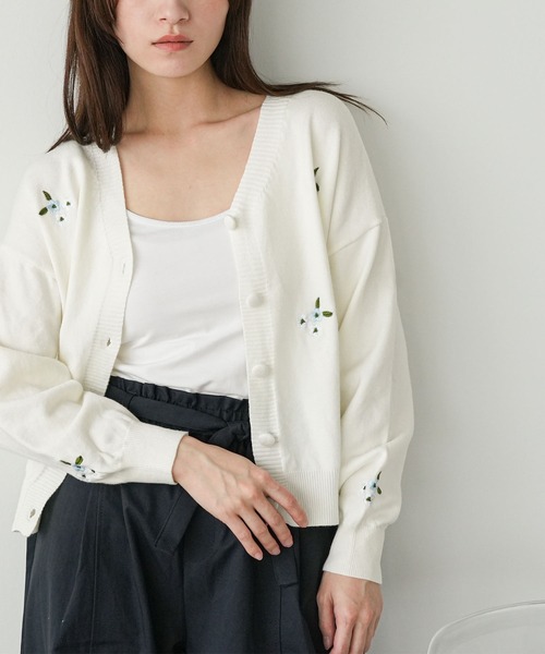 mili an deni(ミリアンデニ)の「花柄刺繍カーディガン(カーディガン/ボレロ・レディース・ブラック/ベージュ/オフホワイト・M)」の20枚目の写真