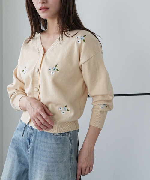 mili an deni(ミリアンデニ)の「花柄刺繍カーディガン(カーディガン/ボレロ・レディース・ブラック/ベージュ/オフホワイト・M)」の13枚目の写真