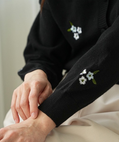 mili an deni(ミリアンデニ)の「花柄刺繍カーディガン(カーディガン/ボレロ・レディース・ブラック/ベージュ/オフホワイト・M)」の8枚目の写真