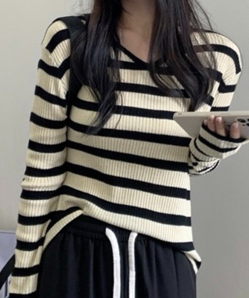 SHOUYO(ショウヨウ)の「Vネック 配色ボーダー 長袖リブニット(Tシャツ/カットソー・レディース・グリーン/ブルー/ブラック・M)」の2枚目の写真