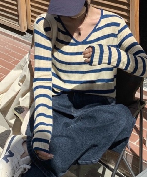 SHOUYO(ショウヨウ)の「Vネック 配色ボーダー 長袖リブニット(Tシャツ/カットソー・レディース・グリーン/ブルー/ブラック・M)」の4枚目の写真